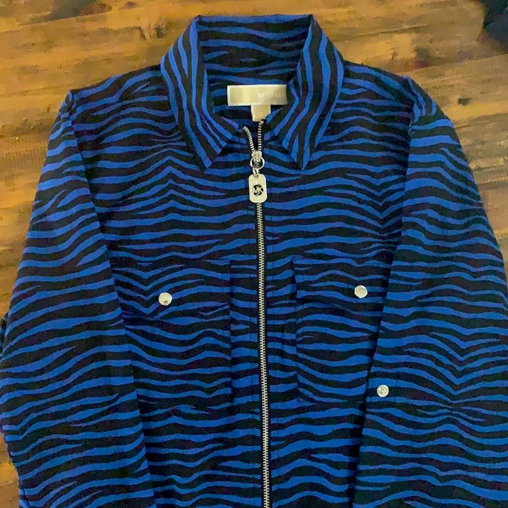 Micheal Kors zip up shirt small blue Zebra